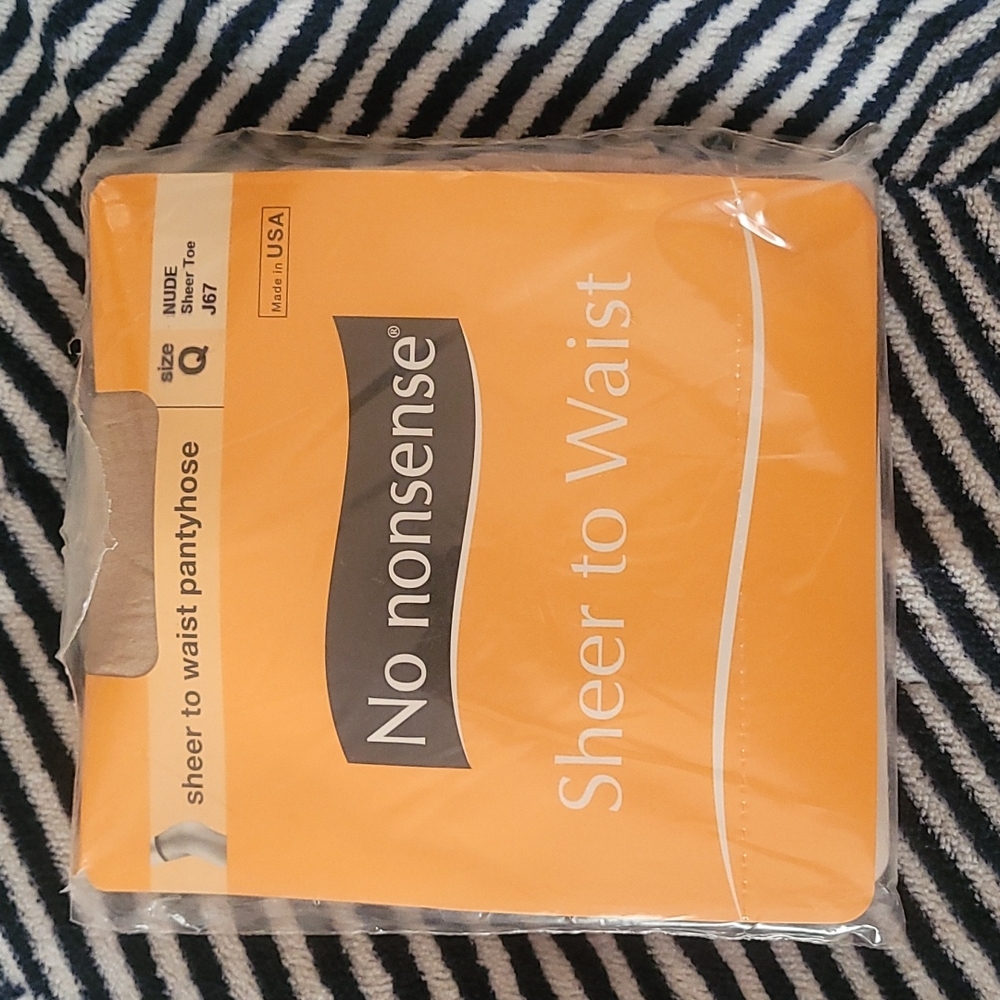 No Nonsense Sheer to Waist . Nude Sheer Toe. Size Q